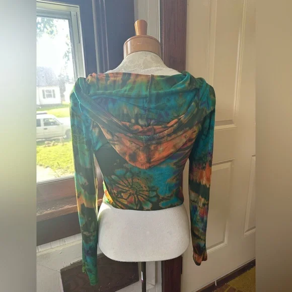 Gardenbelle Tie-Dye Crop Top - Picture 2 of 4